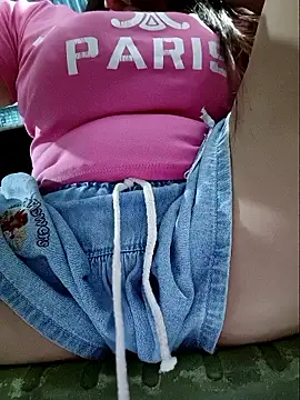 Snapshot of linhha23 chatting on March 7, 12:35 pm linhha23 online show from March 7, 12:35 pm