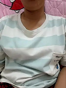 Snapshot of linhha23 chatting on March 25, 6:19 am linhha23 online show from March 25, 6:19 am