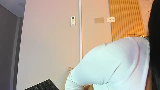 AlanaBlair  online show from March 30, 7:48 pm