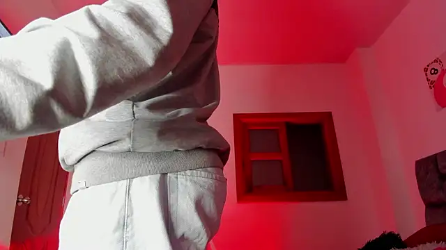 Liamsubtle01 online show from February 6, 11:13 am