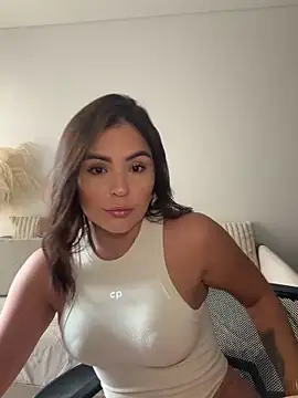Snapshot of SofiaGomez444 chatting on May 23, 6:12 pm SofiaGomez444 online show from May 23, 6:12 pm