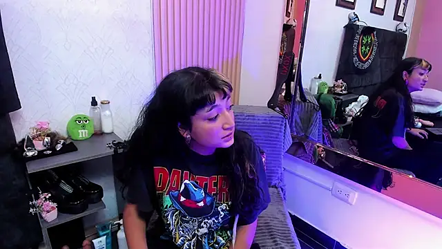 MeowMota  online show from June 16, 7:05 pm