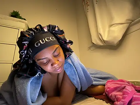 oshun6360 online show from July 30, 5:06 am