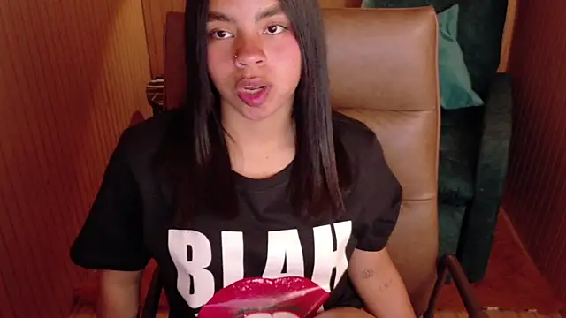 Snapshot of SofiaMante_ chatting on February 25, 10:08 pm SofiaMante online show from February 25, 10:08 pm