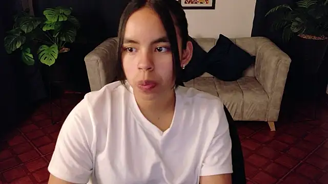 Snapshot of SofiaMante_ chatting on March 11, 9:43 pm SofiaMante online show from March 11, 9:43 pm