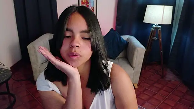 Snapshot of SofiaMante_ chatting on May 7, 1:11 am SofiaMante online show from May 7, 1:11 am