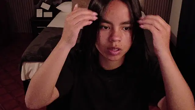 Snapshot of SofiaMante_ chatting on May 24, 9:20 pm SofiaMante online show from May 24, 9:20 pm