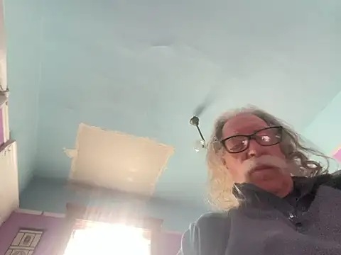 LickYourYoni online show from February 19, 8:38 pm