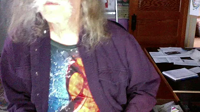 LickYourYoni online show from May 25, 3:23 am