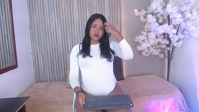 Chel Stone online show from January 13, 10:15 pm