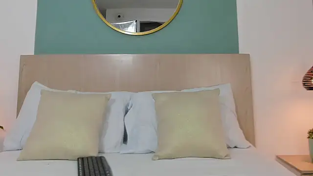 charlote smit  online show from March 26, 3:01 am