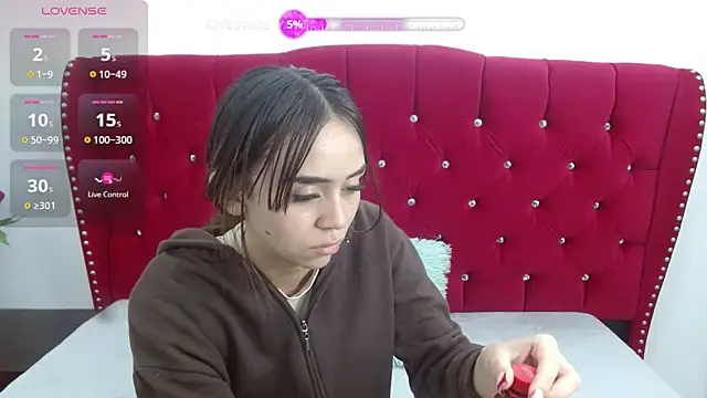 Snapshot of sofiaspring chatting on May 25, 4:13 pm sofiaspring online show from May 25, 4:13 pm