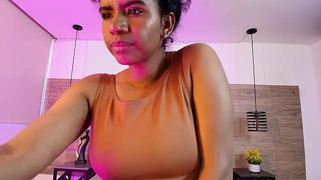 Snapshot of Ellie-Alves chatting on June 23, 4:27 pm Ellie-Alves online show from June 23, 4:27 pm