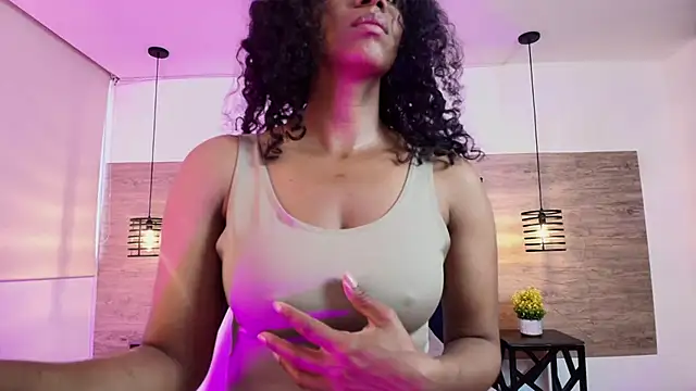 Snapshot of Ellie-Alves chatting on July 10, 1:25 pm Ellie-Alves online show from July 10, 1:25 pm