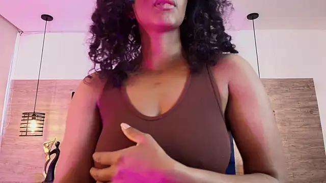 Snapshot of Ellie-Alves chatting on July 15, 1:49 pm Ellie-Alves online show from July 15, 1:49 pm