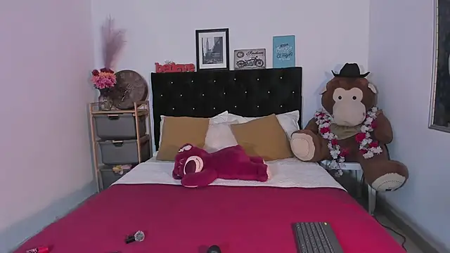 zoe siren online show from July 15, 3:01 am