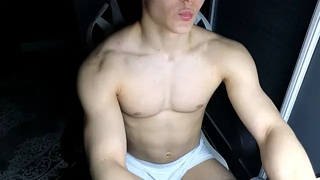 Snapshot of madisonboy chatting on February 3, 10:04 pm madisonboy online show from February 3, 10:04 pm