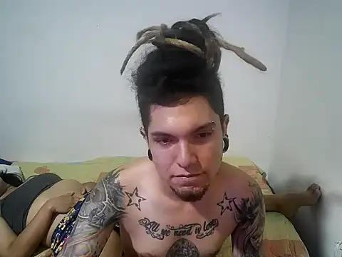 steffandjoshh420 online show from March 26, 2:39 am