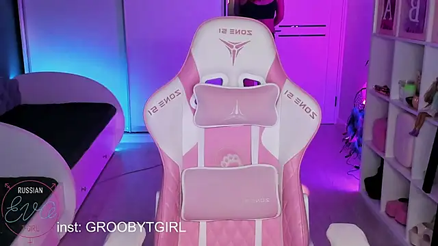 SibylVex online show from January 17, 11:15 am