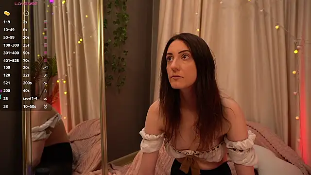 Snapshot of Ruby_blossom_ chatting on February 19, 6:09 am Ruby blossom online show from February 19, 6:09 am