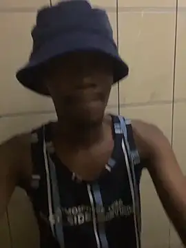 Snapshot of BigAndBeaut chatting on March 5, 8:49 pm BigAndBeaut online show from March 5, 8:49 pm