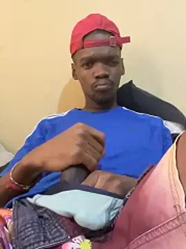 Snapshot of BigAndBeaut chatting on March 10, 7:46 am BigAndBeaut online show from March 10, 7:46 am