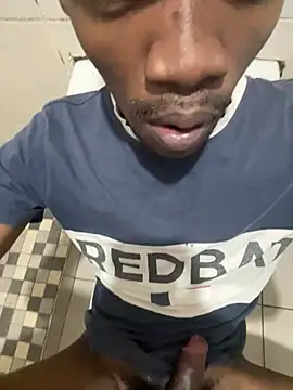 Snapshot of BigAndBeaut chatting on March 22, 11:02 am BigAndBeaut online show from March 22, 11:02 am