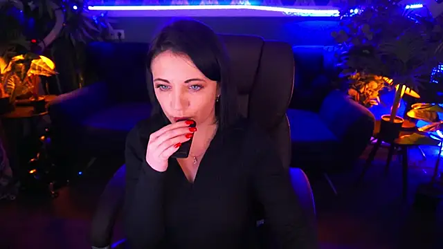 Dafni Monn online show from January 23, 7:00 am