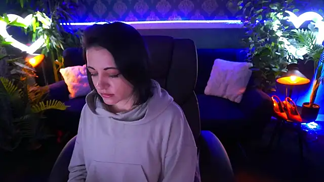 Dafni Monn online show from March 11, 6:32 am