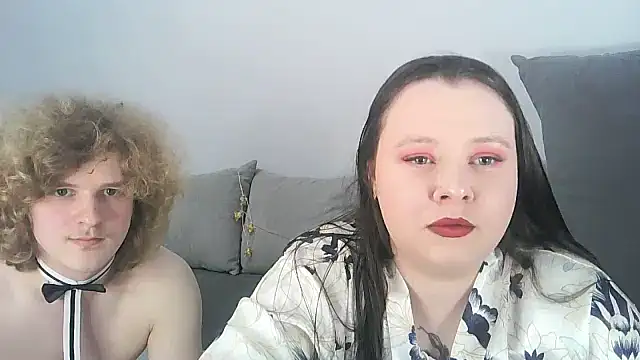 Snapshot of TommyandJanet chatting on January 18, 2:32 pm TommyandJanet online show from January 18, 2:32 pm