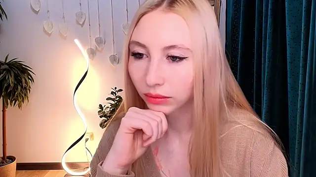 Snapshot of AshLinks_ chatting on January 8, 10:28 am AshLinks online show from January 8, 10:28 am