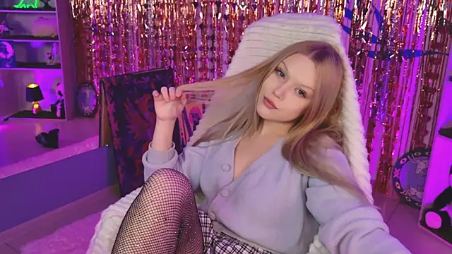 Snapshot of ChloeWhite chatting on February 26, 9:30 am ChloeWhite online show from February 26, 9:30 am