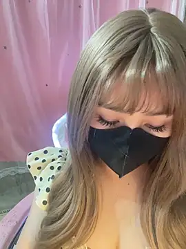 -Violet-t online show from April 21, 1:39 pm