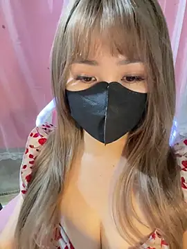 -Violet-t online show from May 5, 1:19 pm