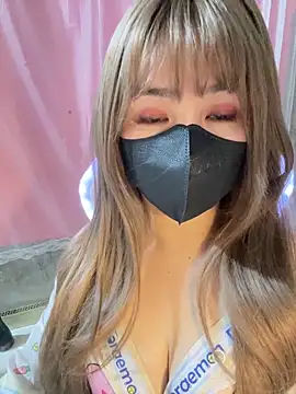 -Violet-t online show from May 6, 1:27 pm