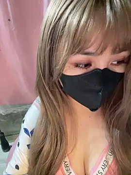 -Violet-t online show from May 7, 1:05 pm