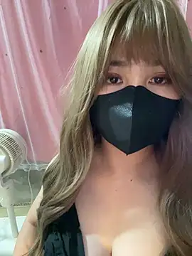 -Violet-t online show from May 17, 1:40 pm