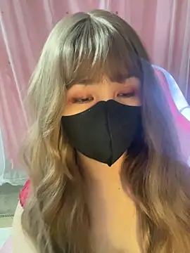 -Violet-t online show from May 19, 1:06 pm