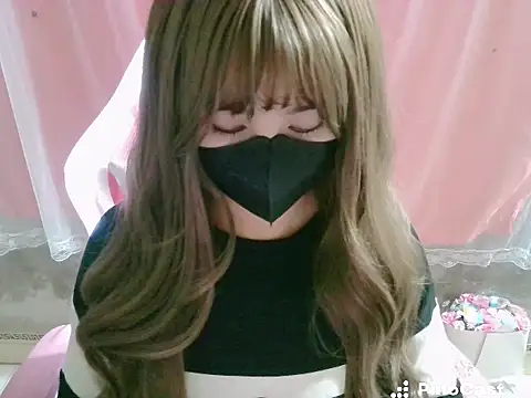 -Violet-t online show from June 25, 1:37 pm