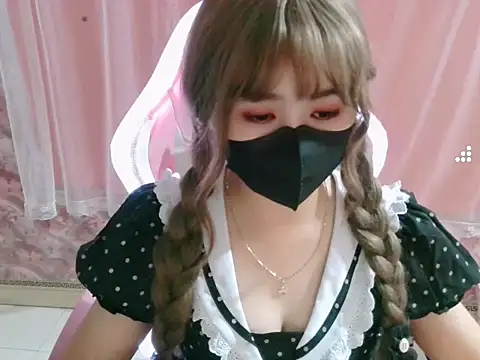 -Violet-t online show from July 12, 1:13 pm