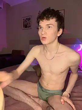 Snapshot of Eric_Dark chatting on March 21, 8:01 pm Eric Dark online show from March 21, 8:01 pm