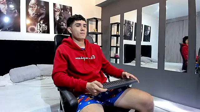 Alejo Grey online show from January 19, 1:04 pm