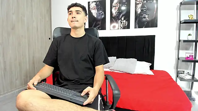 Alejo Grey online show from February 7, 8:56 pm