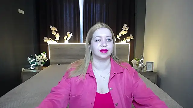 OliviaVerr online show from March 13, 1:18 pm