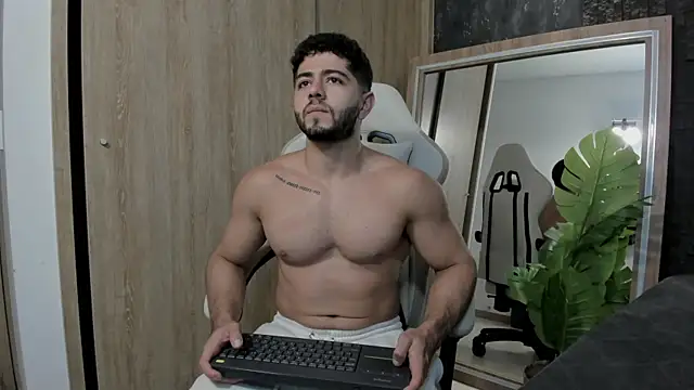 Thiago moretti online show from May 25, 11:33 pm