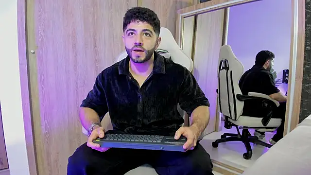 Thiago moretti online show from July 12, 1:18 am
