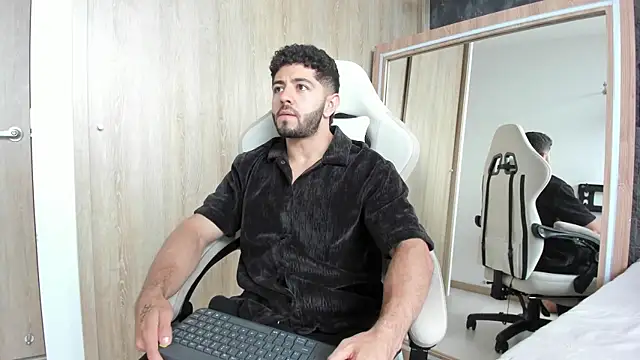 Thiago moretti online show from July 20, 10:23 pm