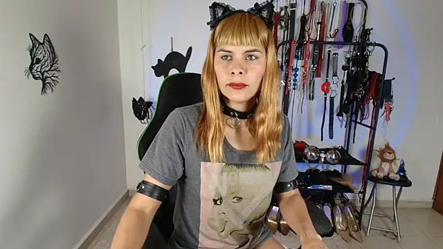 Snapshot of ariannaconnor_ chatting on March 21, 1:48 pm ariannaconnor online show from March 21, 1:48 pm