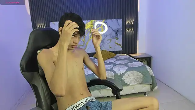 Dark Desiree18 online show from February 18, 12:23 pm