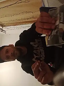 Snapshot of YeahDaynight2 chatting on January 13, 3:17 pm YeahDaynight2 online show from January 13, 3:17 pm